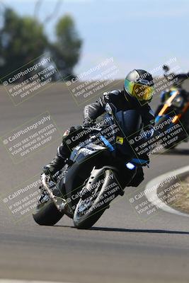 media/Sep-21-2025-TrackDaz (Sun) [[277c75b276]]/C Group/1240pm (Turn 2)/